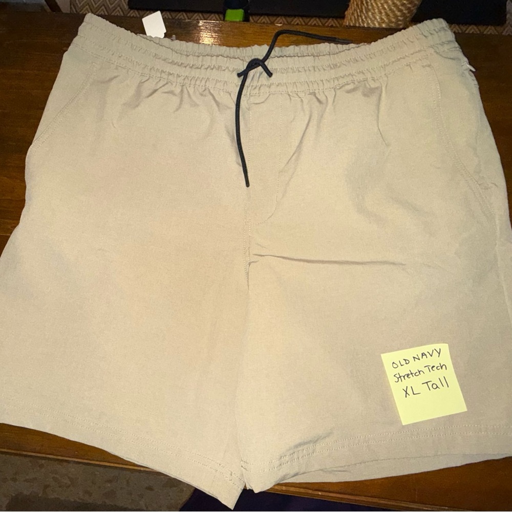 Old Navy Men's Beige stretch tech water repellent Go-H2O XL Tall Shorts